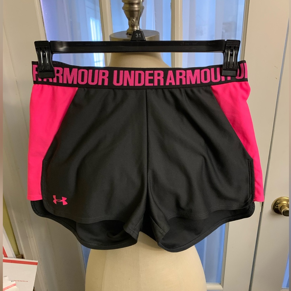 UNDER ARMOUR WOMANS SHORTS